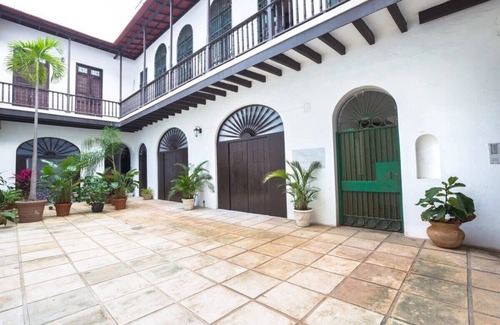 Mercado Apartment | Villa Laurel | Old San Juan | Chic 2 Bedroom Apartment in Colonial City | Fantas