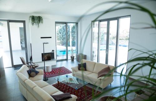 Sezana House | Villa Lavanda in Kriz Sezana with private swimpool