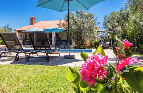 Kavran Villa | Villa Lavinia with Private Pool near the Sea for 8-10 Persons