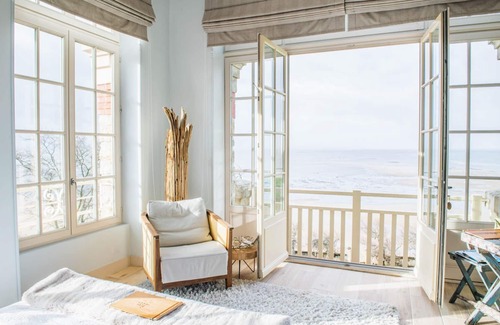 Taussat Villa | Villa Le Bassin - Eight Bedroom Villa, Sleeps 15