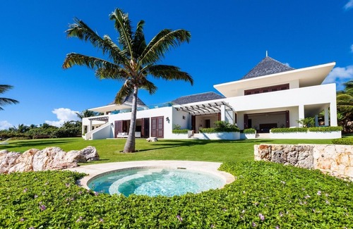 Little Harbour Villa | Villa Le Bleu by Fantasia Villas