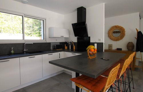 Saint-Vincent-sur-Jard Villa | Villa Les Cycas, perfect holiday accomodation for 8, with heated pool