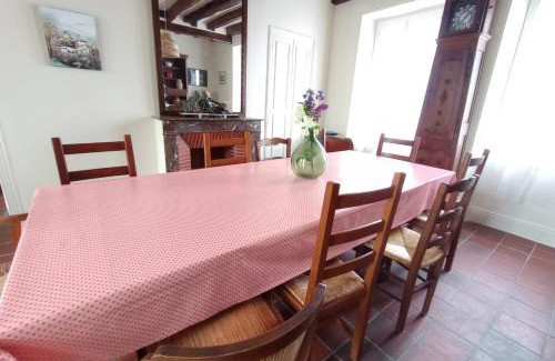 Baraize House | Villa le Roche du Ris - 10-12 personnes