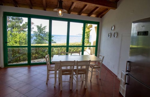 Bagno-Sprizze Apartment | VILLA LE SPRIZZE - LE SPRIZZE B