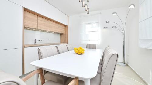 Fiorini House | Villa Leon by Villas Holiday