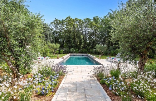 Collias Villa | Villa Les Pins Ensoleilles by Villa Plus