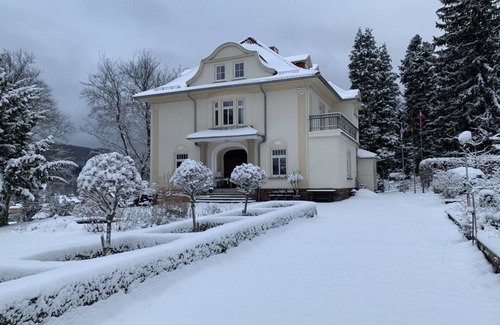 Friedrichroda Apartment | Villa Liebetrau -Residence in the Park-