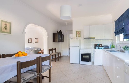 Neromilos Villa | Villa Lilly - Six Bedroom Villa, Sleeps 12