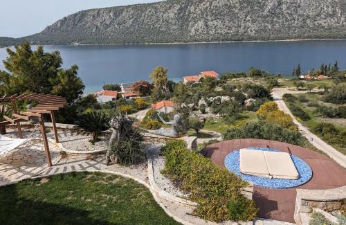 Limni Vouliagmenis Villa | Villa Limni