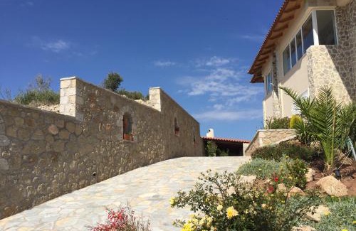 Limni Vouliagmenis Villa | Villa Limni
