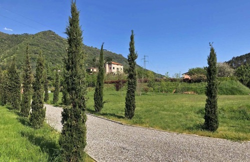 Ortonovo House | VILLA LINDA 12P Charming villa with pool, WiFi, BBQ, close beaches and 5 Terre
