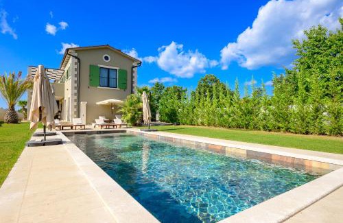 Kanfanar Villa | Villa Linnelle seaview- Rovinj, heated pool