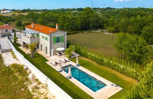 Kanfanar Villa | Villa Linnelle seaview- Rovinj, heated pool