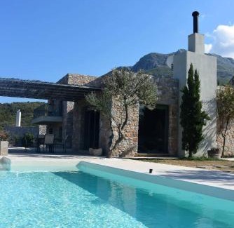 Vromolimnos Villa | Villa Lithos