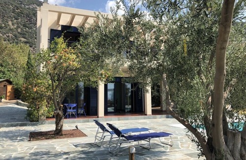 Edipsos Villa | Villa Livia - a stunning house in the real Greece