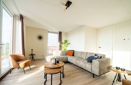 Linden Ski Chalet | Villa located on the water, near a nature reserve