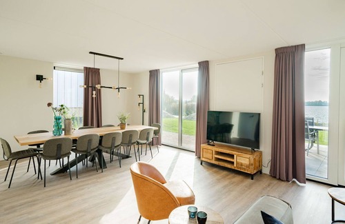 Linden Ski Chalet | Villa located on the water, near a nature reserve