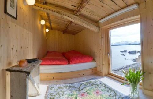 Bostad House | Villa Lofoten - The Steamery