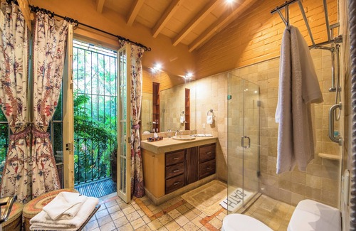 Romantic Zone Bed & Breakfast | Villa Lola - an Adults Only Bed & Breakfast