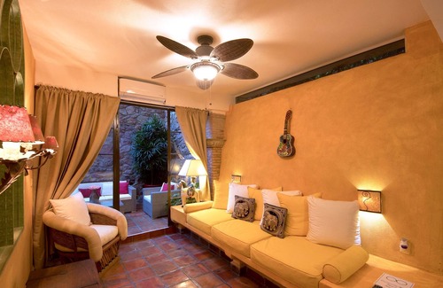 Romantic Zone Bed & Breakfast | Villa Lola - an Adults Only Bed & Breakfast