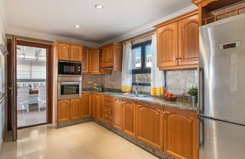 Yaiza Villa | VILLA LOS ALISIOS is a great villa with private pool