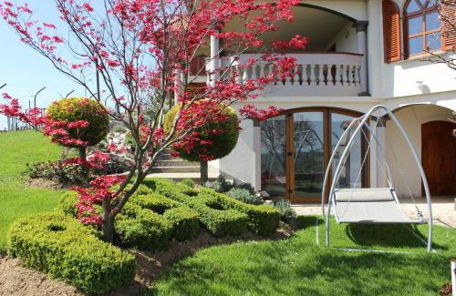 Strigova Villa | Villa Lotus