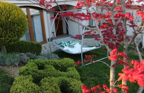Strigova Villa | Villa Lotus