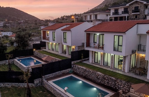 Sogut Villa | Villa LOTUSnözel havuzlu lüks villa,özel bahçe ve veranda , açık alanda, veranda