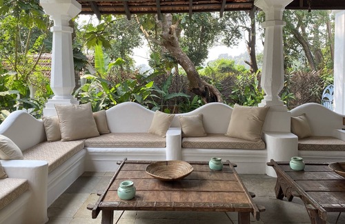 Parra Villa | VILLA LOU GOA Exclusive use Old Portuguese House 1903 with Pool