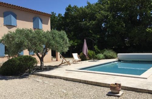 Pertuis Bed & Breakfast | Villa Louanne