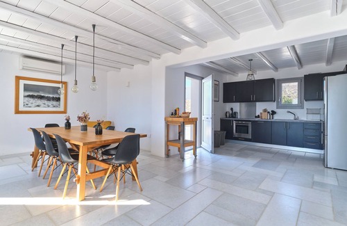 Drios Villa | Villa louise, sea view, swimming pool, sleeps 12, near Drios