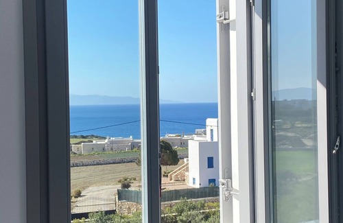 Drios Villa | Villa louise, sea view, swimming pool, sleeps 12, near Drios