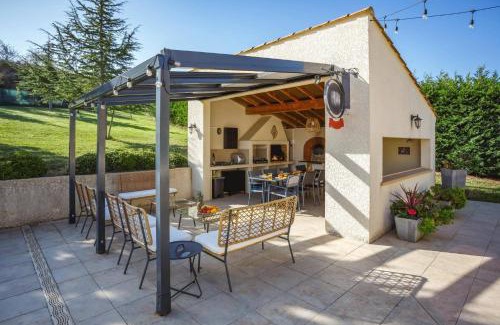 Loupia Villa | Villa Loupia by Villa Plus