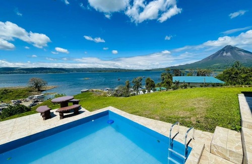 Tronadora House | Villa Love Arenal - Lake & Volcano Views