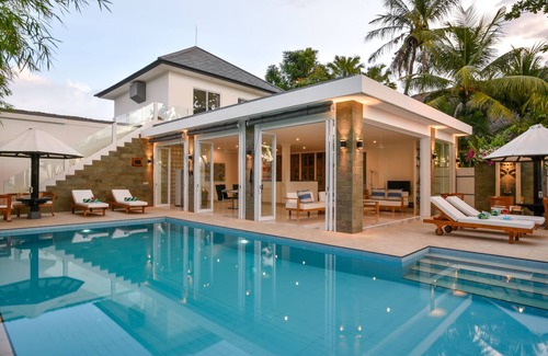 Lovina Villa | Villa Lovina Beach 2 - 4BR Beachfront Villa with Private Pool.