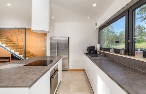Kirmenjak Villa | Villa Luce Verde - beautiful villa with private pool, hot tub and sauna near the town of Porec and its beaches