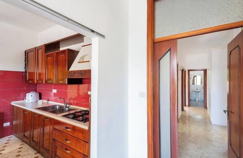 Minturno Villa | Villa 'Lucia' with Shared Terrace and Wi-Fi