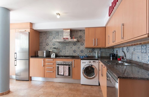 Cervello Villa | Villa Lucrezia Barcelona :) Breakfast Included :)