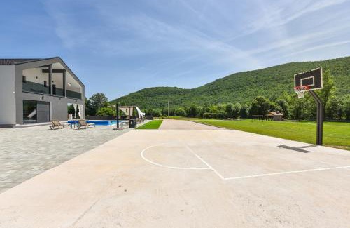 Municipality of Gracac Villa | VIlla Luka - new isolated villa with heated pool, jacuzi and sauna