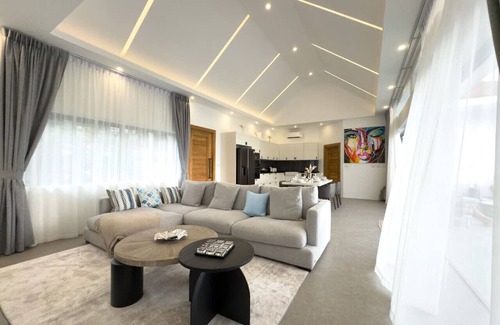 Lamai House | Villa Lulu–Chic 2BR Seaview Retreat w/Private Pool
