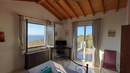 Avlakia Villa | Villa Luna Home