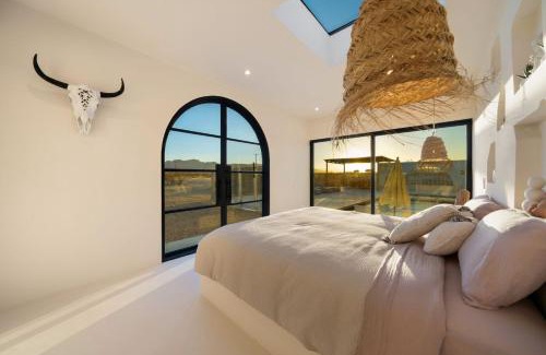 Joshua Tree House | Villa Luna Ibiza villa w pool rooftop deck