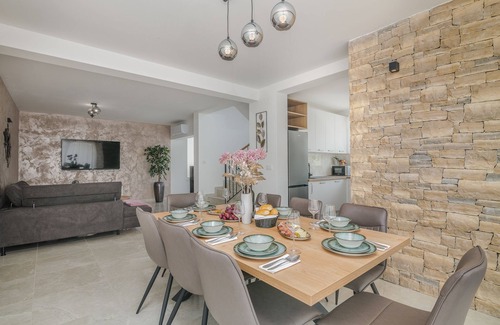 Linardici Villa | Villa Lusarci with heated pool (Kvarner - Žgaljići)