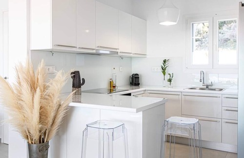 Glinado House | Villa Luxcia is located on the outskirts of the village Galanado approximately 7kms from Naxos Town.