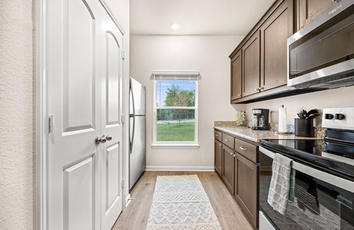 Dallas Villa | Villa, Luxury 5BRM, Sleeps 13, Backyard, Dallas TX