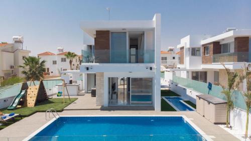 Ayia Thekla House | Villa Lynn Boutique Beachfront