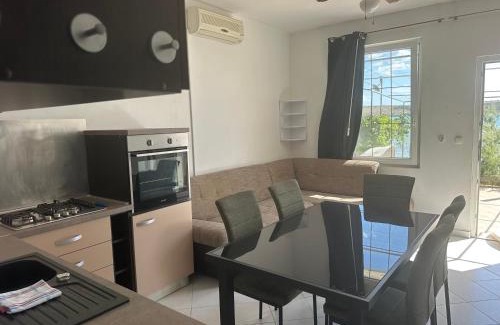 Ljubac Apartment | Villa M apartment for 5 Persons direct on the beach