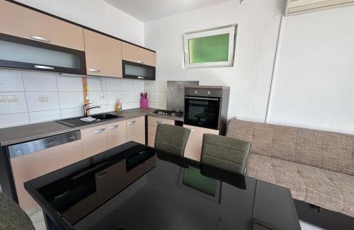 Ljubac Apartment | Villa M apartment for 5 Persons direct on the beach