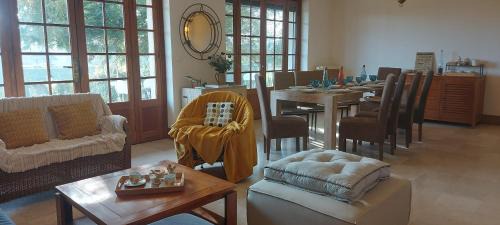 Saint-Michel-Tubœuf House | Villa Maëlla - 2 gîtes - jardin, piscine et SPA privés