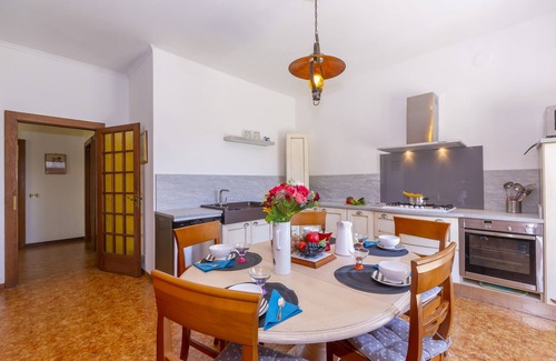 Cadrezzate Villa | Villa Martine Au Bord Du Lac, Cadrezzate con Osmate, Italy